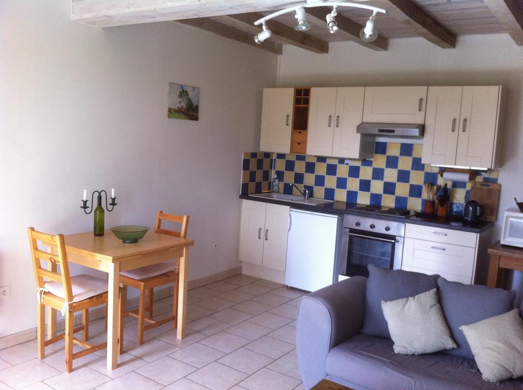 La Petite Maison Crezieres Номер фото