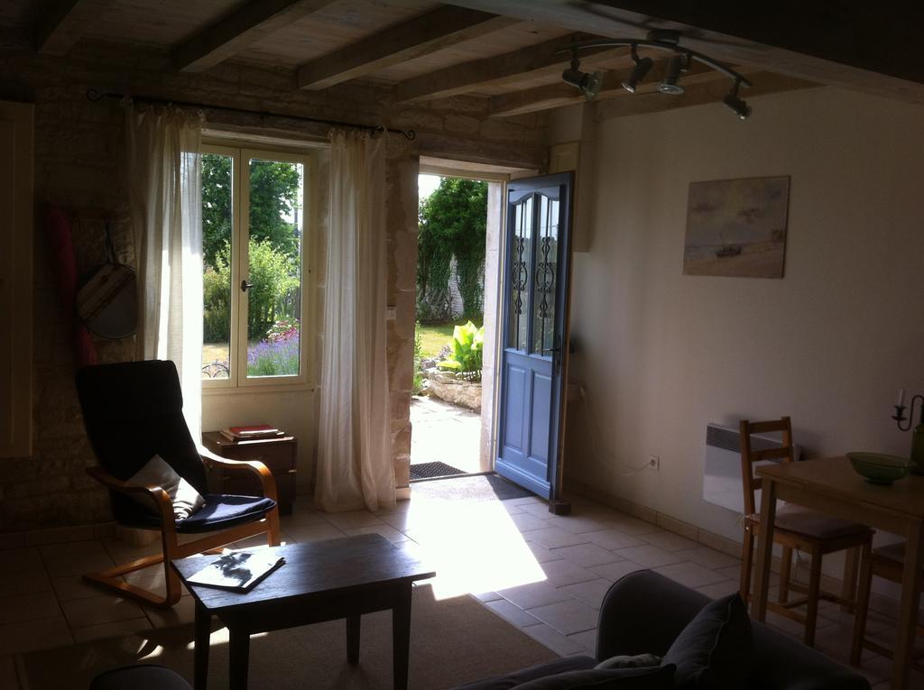 La Petite Maison Crezieres Номер фото